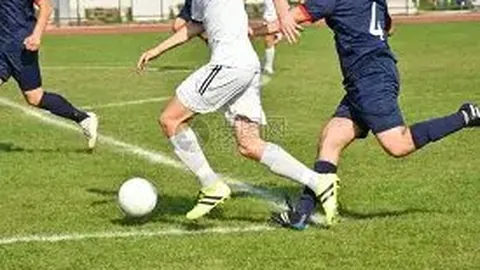 王曼昱勇夺乒乓球亚洲杯女子单打金牌，人民日报客户端报道